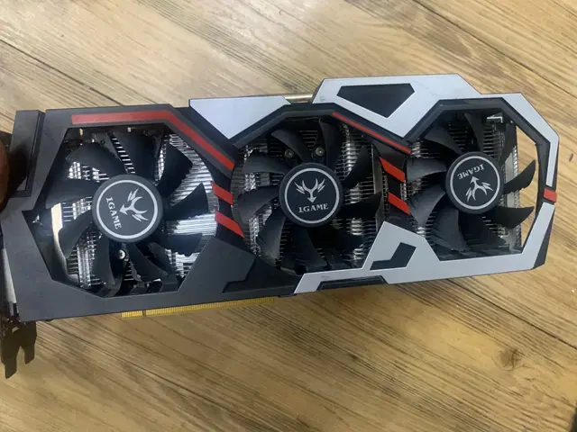 그래픽카드 GTX1080 3팬 컬러풀사 제품 PC부품