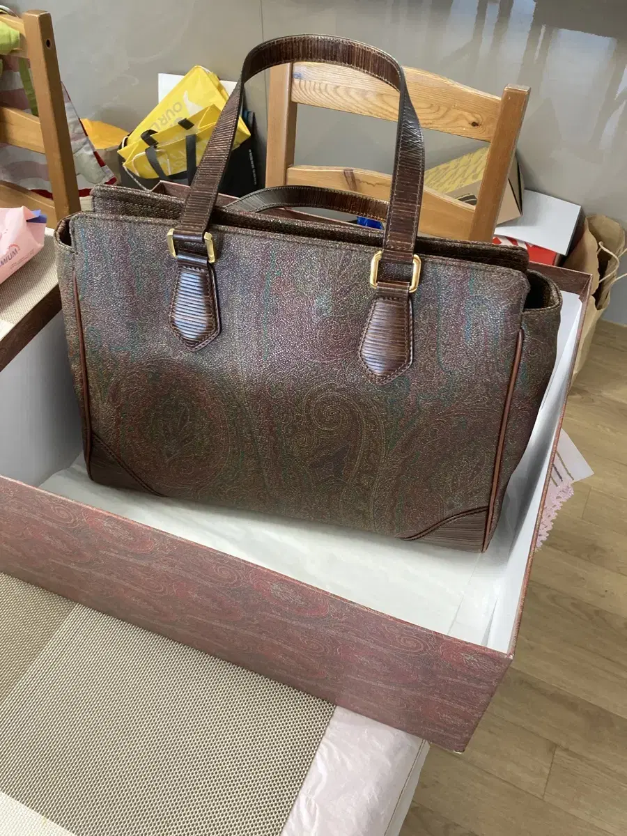 Etro top of the line handbag.Made in Italy.