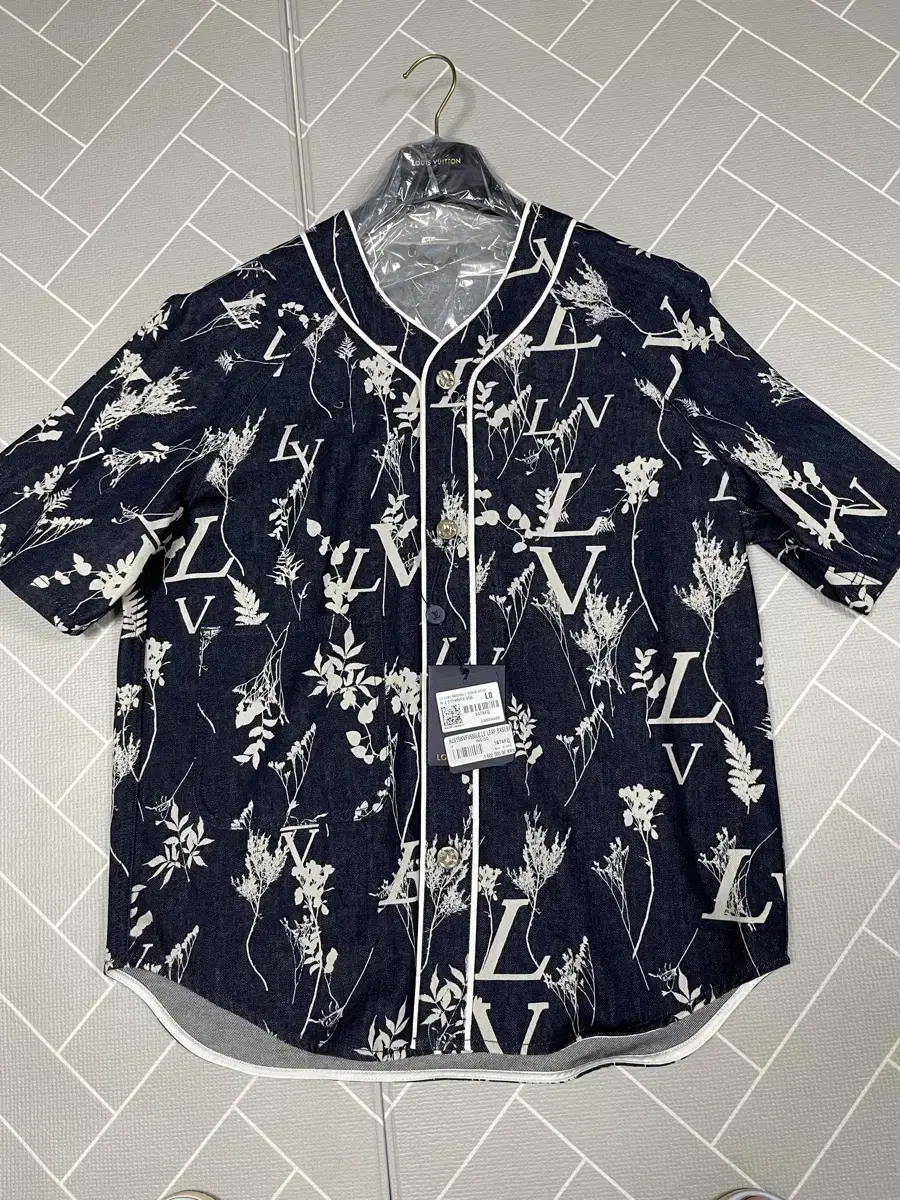 Louis Vuitton LV LEAF DENIM BASEBALL SHIRTSize 100