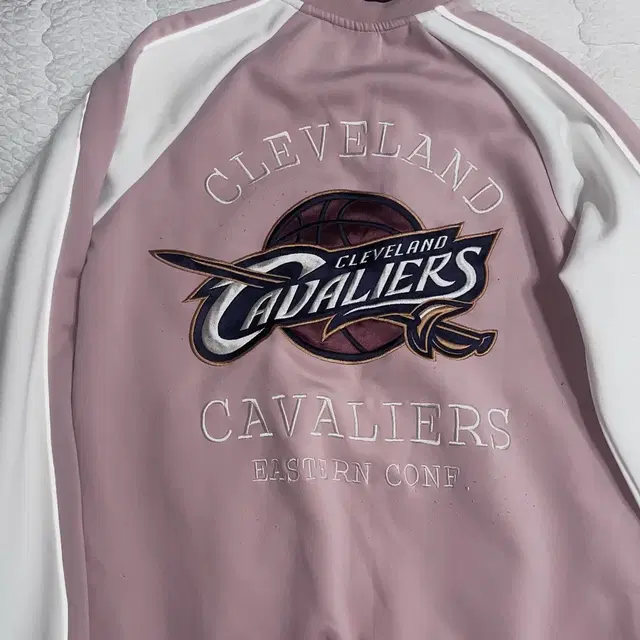 코랄 딸기우유색상 빈티지 cavaliers 농구 져지