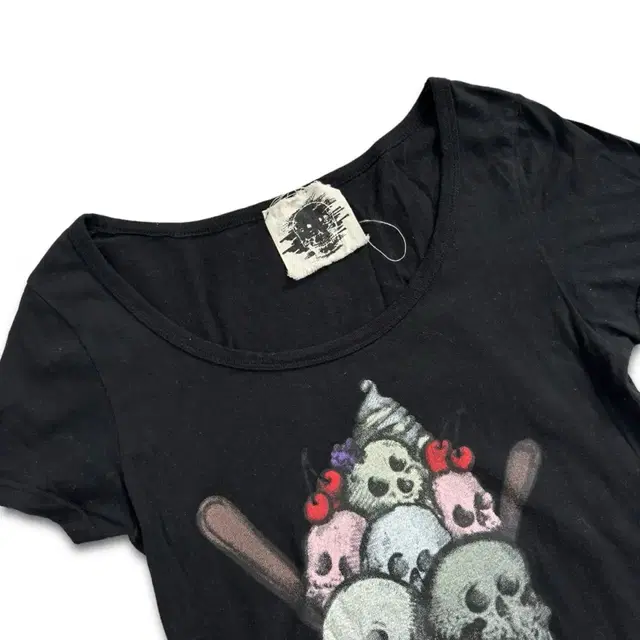 vintage skull ice cream graphic t-shirt