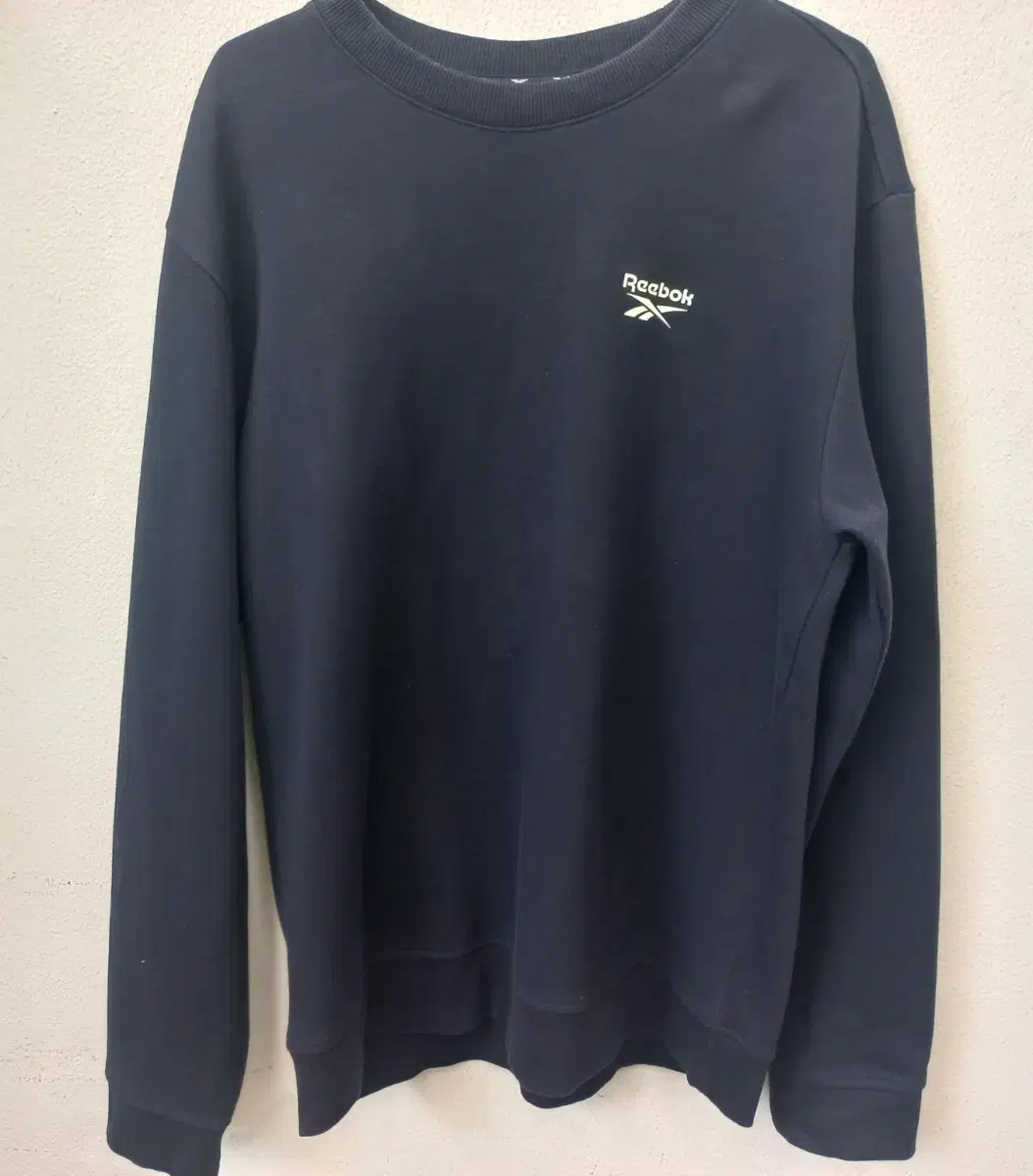 Reebok Navy Men's Sweatshirt (Men's 105)