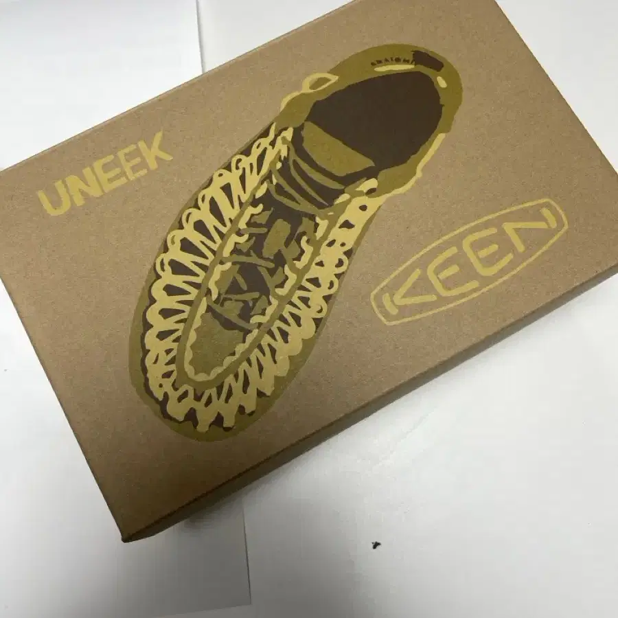 킨 keen 유니크 여성 샌들 235 새 제품