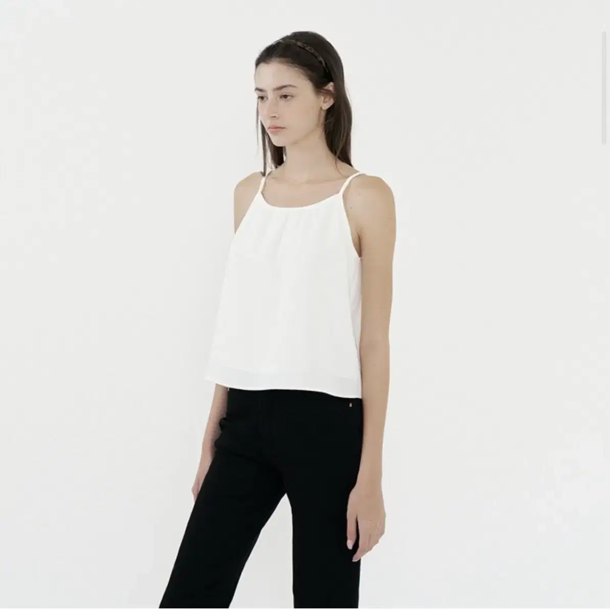 아쎄르 Ari Shirring Sleeveless (White)