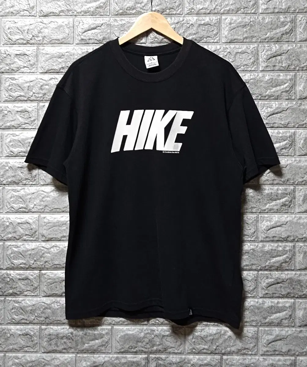 Nike ACG HIKE Short Sleeve T-Shirt L