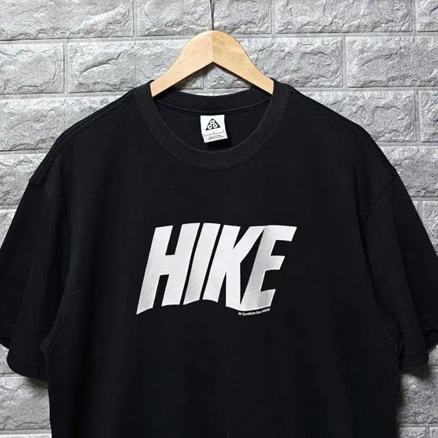 나이키 ACG HIKE 반팔티셔츠 L