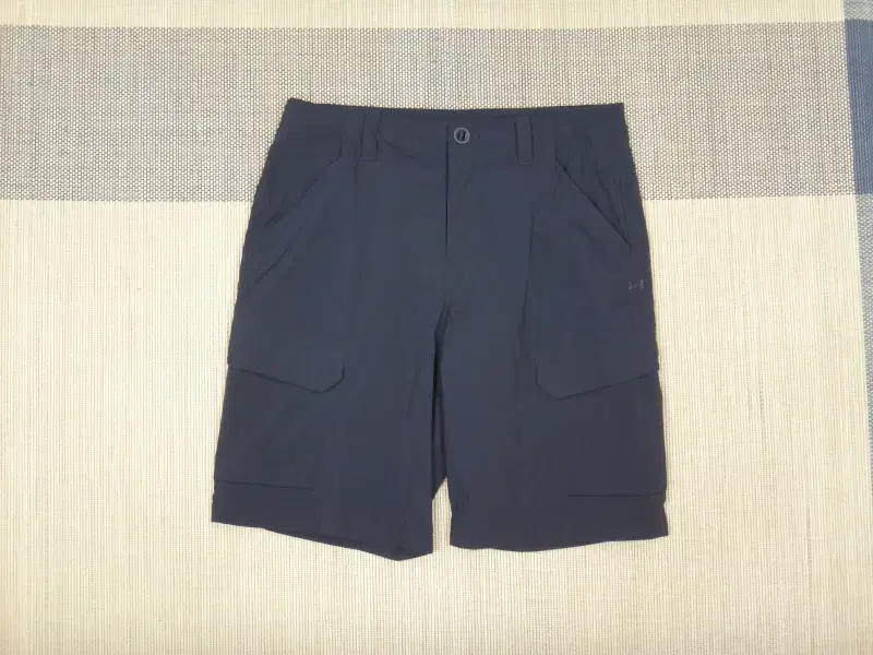 (32in) Under Armour UA Stormfish hunter Cargo Shorts