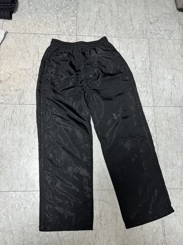 51퍼센트 LOUVER SWEATPANTS