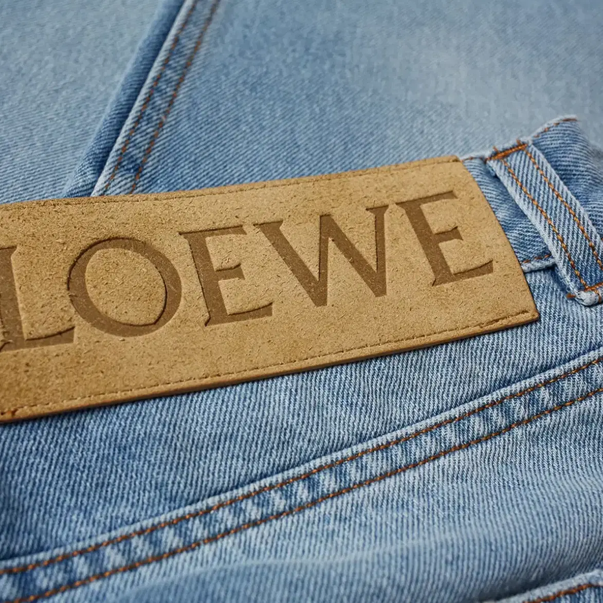 [46] Loewe 로에베 24ss 남성 테이퍼드 워싱 데님 진 팬츠