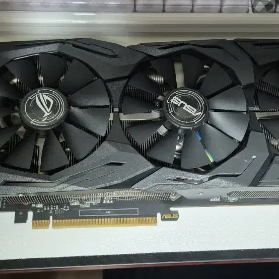 ASUS GTX1060 6GB 3팬 팝니다.