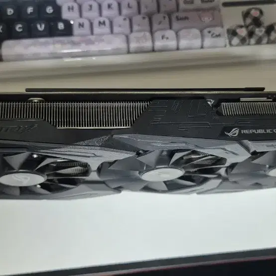 ASUS GTX1060 6GB 3팬 팝니다.