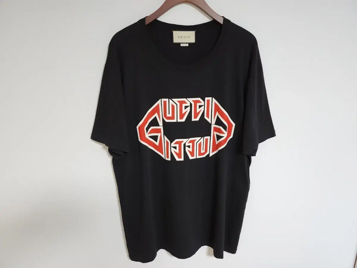 [XL] Gucci Metal logo short sleeve T-shirt 493117 XJAIO