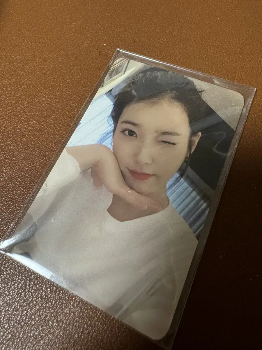 iu e:u 10th anniversary concert blu-ray dlwlrma photocard photocard