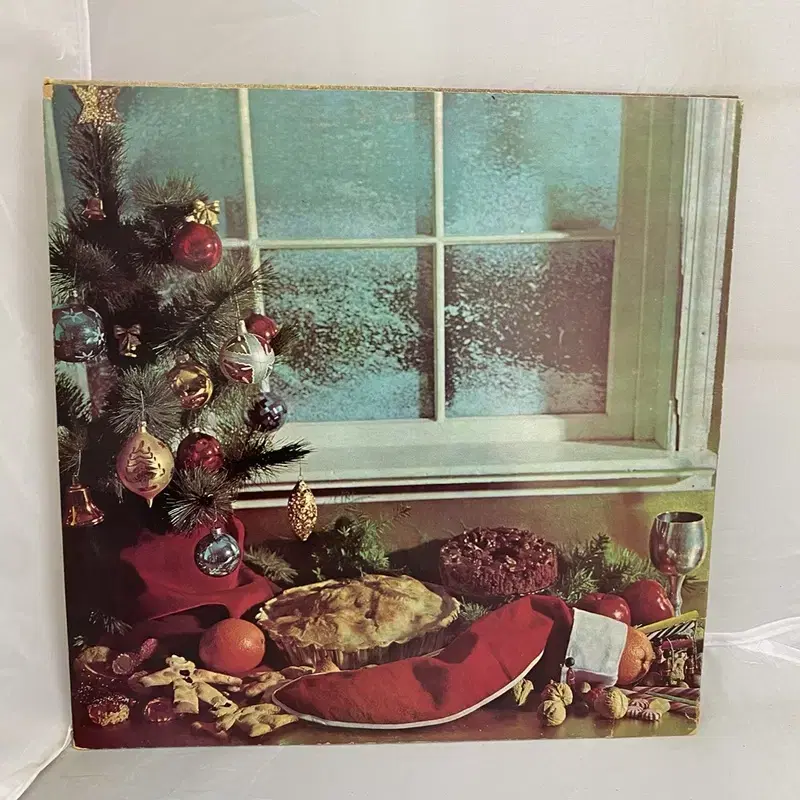 GOLDEN CHRISTMAS FAVORITES LP / AA3519