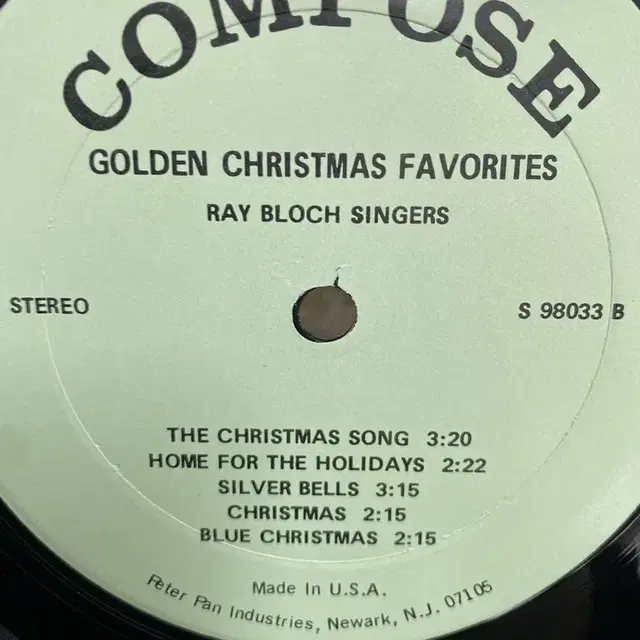 GOLDEN CHRISTMAS FAVORITES LP / AA3519