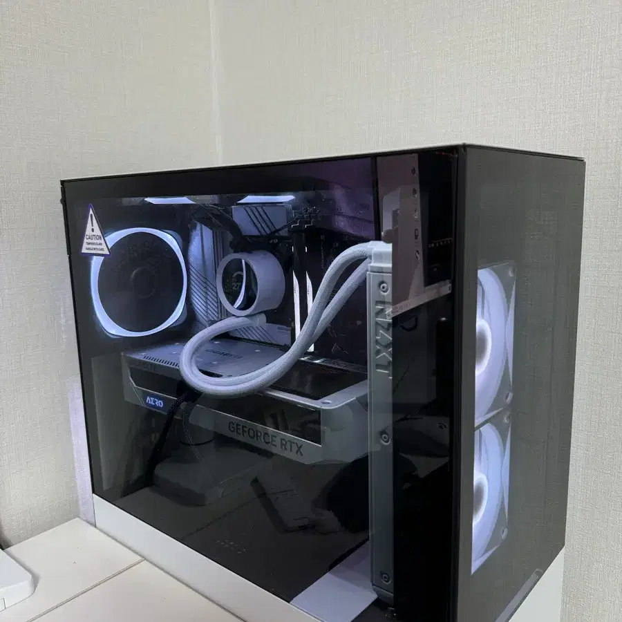 Nzxt 크라켄 수냉쿨러 판매합니다