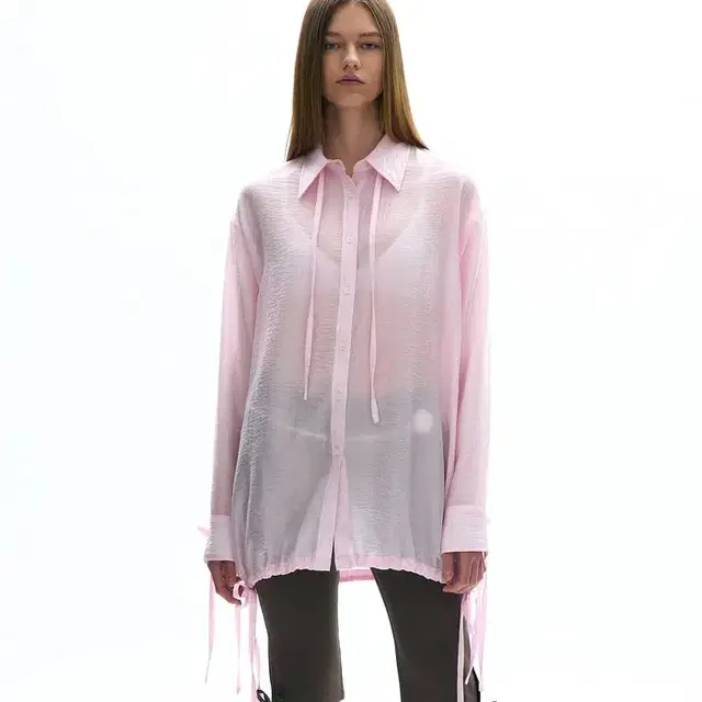 파르티멘토 우먼 SHEER RIBBON STRAP SHIRT_PINK