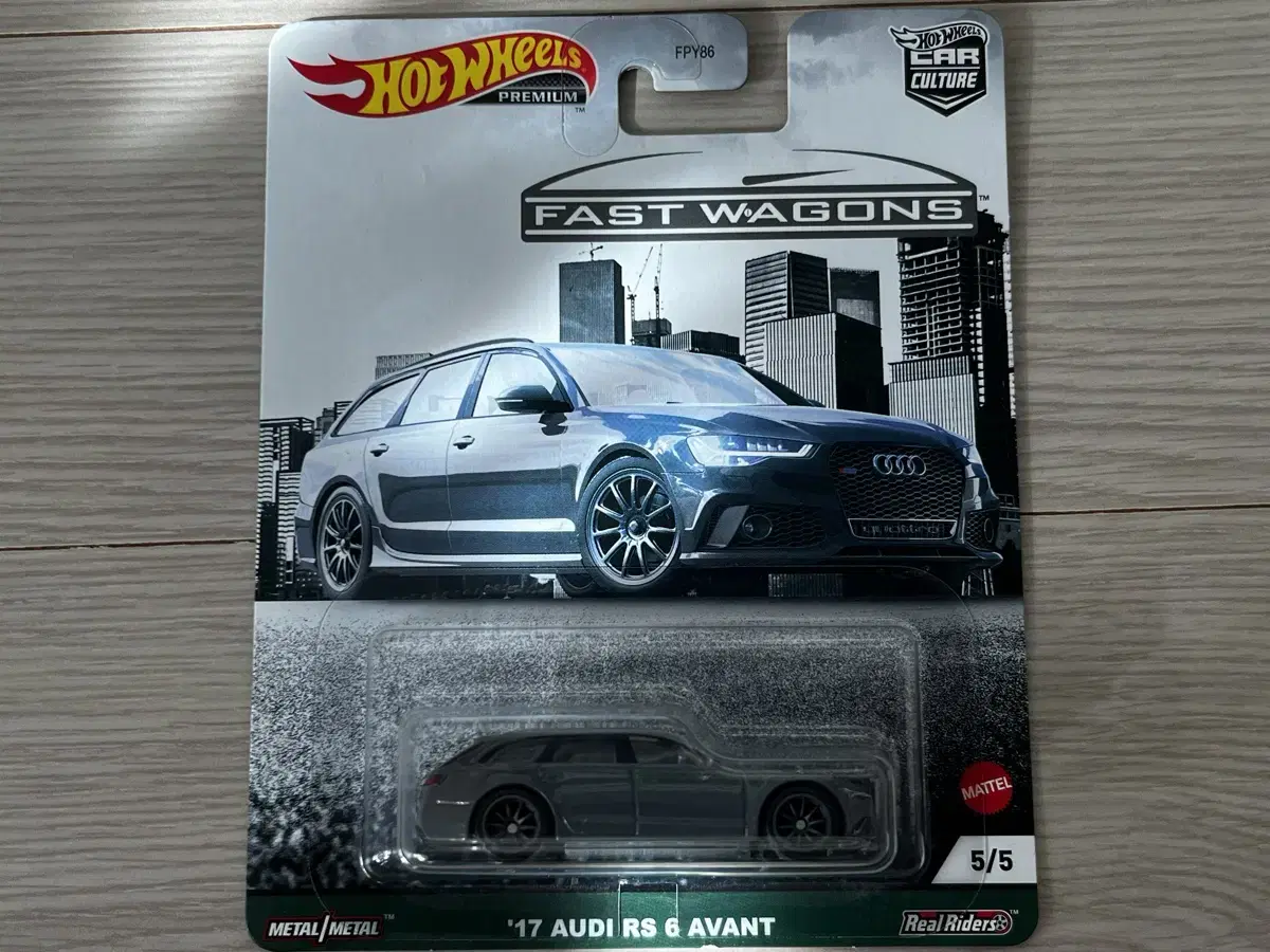 Hot Wheels Premium Audi RS 6 AVANT