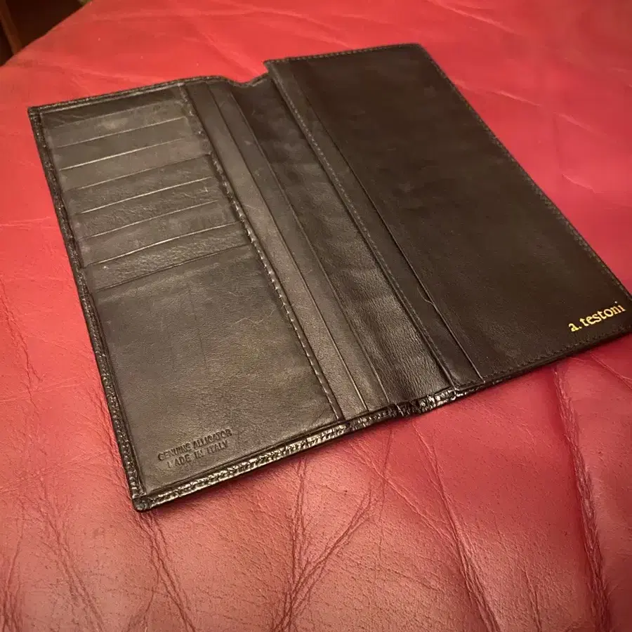 A testoni alligator wallet 테스토니 악어 지갑