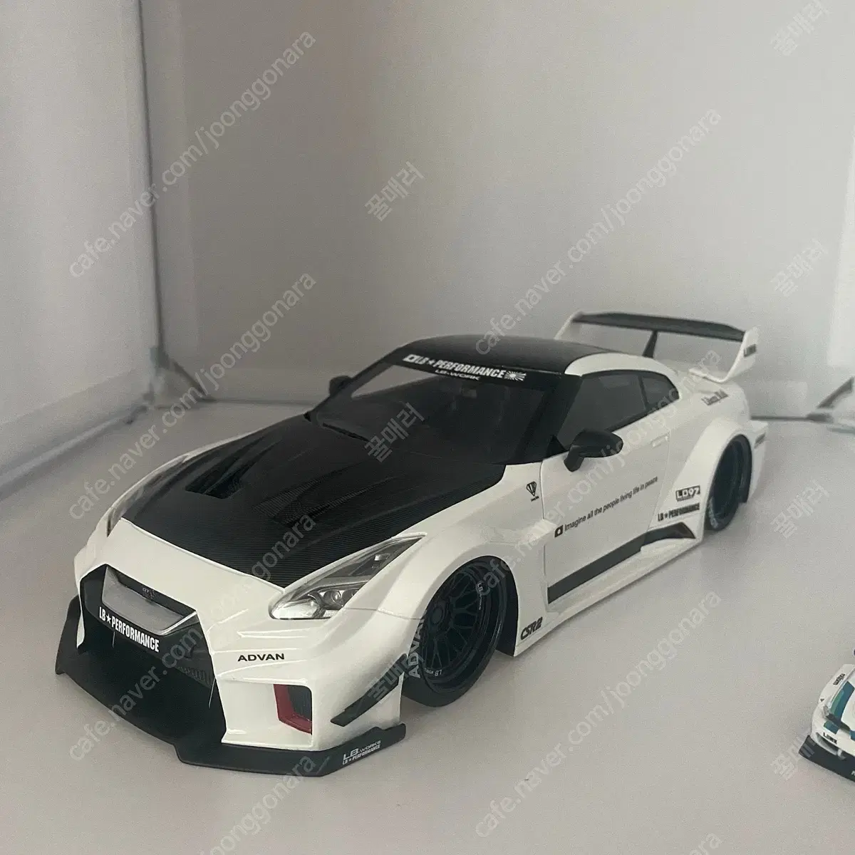 탑스피드 1:18 LB GTR