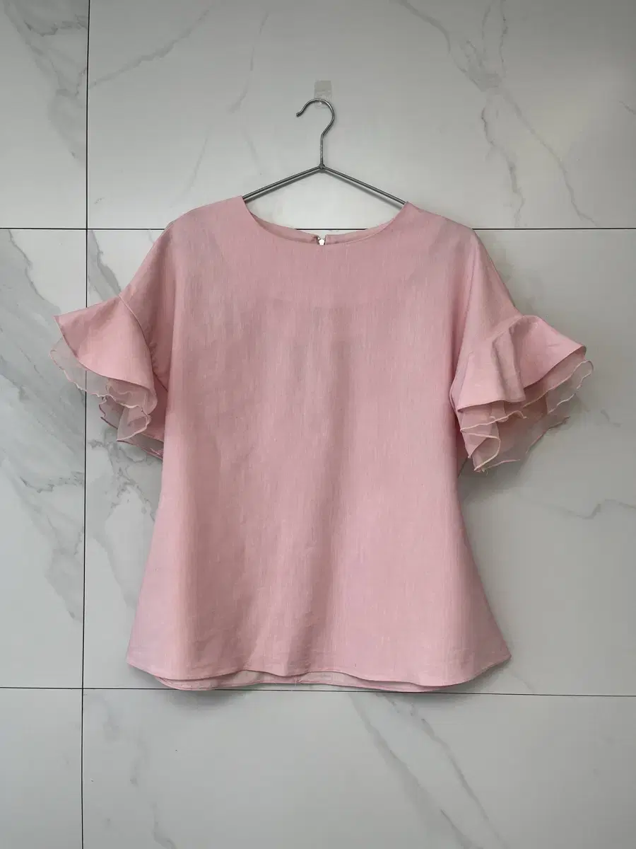 size F) suvin Pink ruffled sleeve blouse