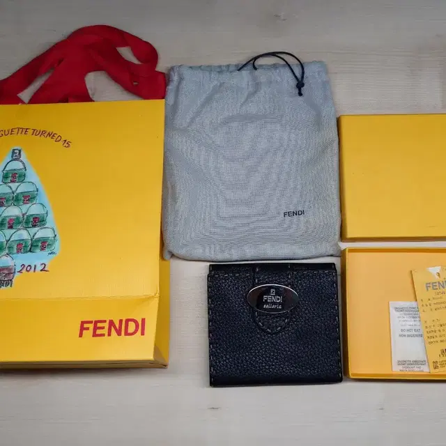 FENDI 펜디 여성 반지갑 미사용품