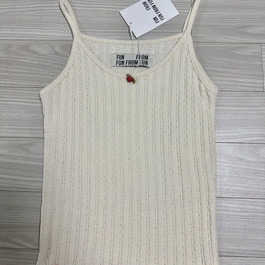 펀프롬펀 ROSE SLEEVELESS TEE 슬리브리스