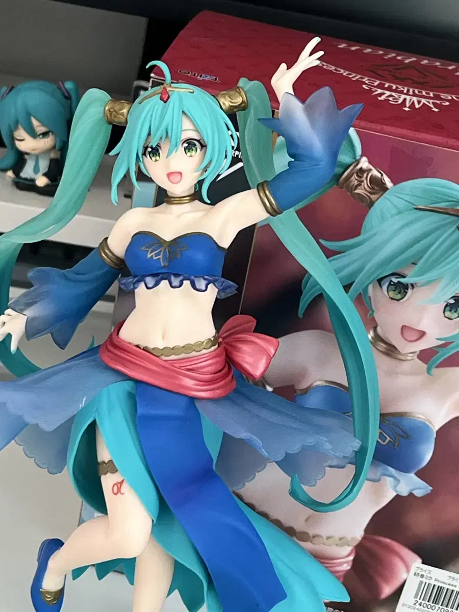 (급처)AMP Arabian Princess Miku Figures for sale.