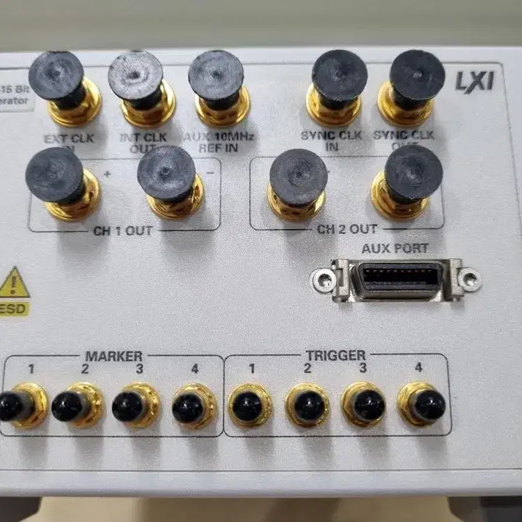 Agilent N8241A 625MS/s-15Bit 임의파형발생기.