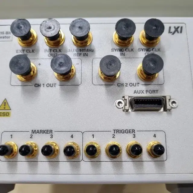 Agilent N8241A 625MS/s-15Bit 임의파형발생기.