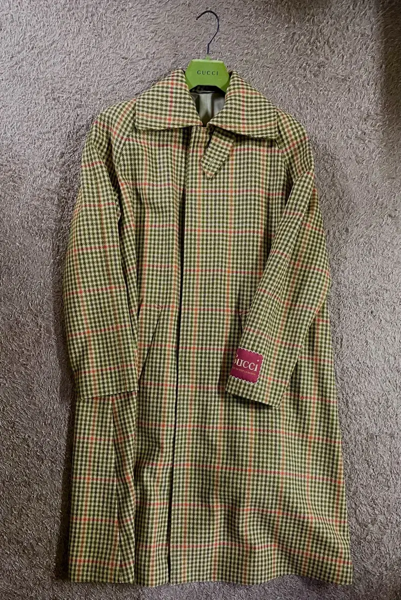 (46) Gucci Check Coat