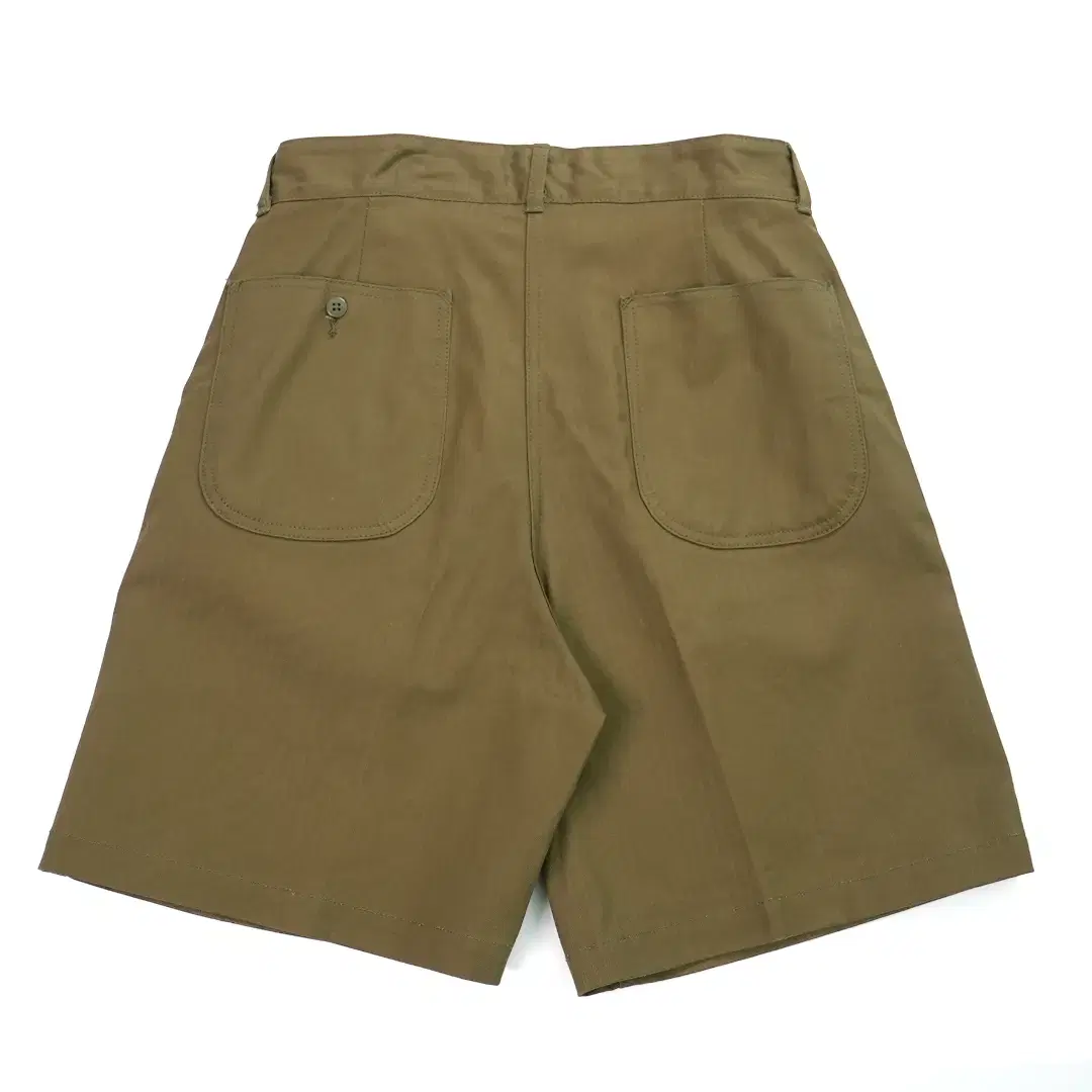 AT LAST CO KHAKI SHORTS