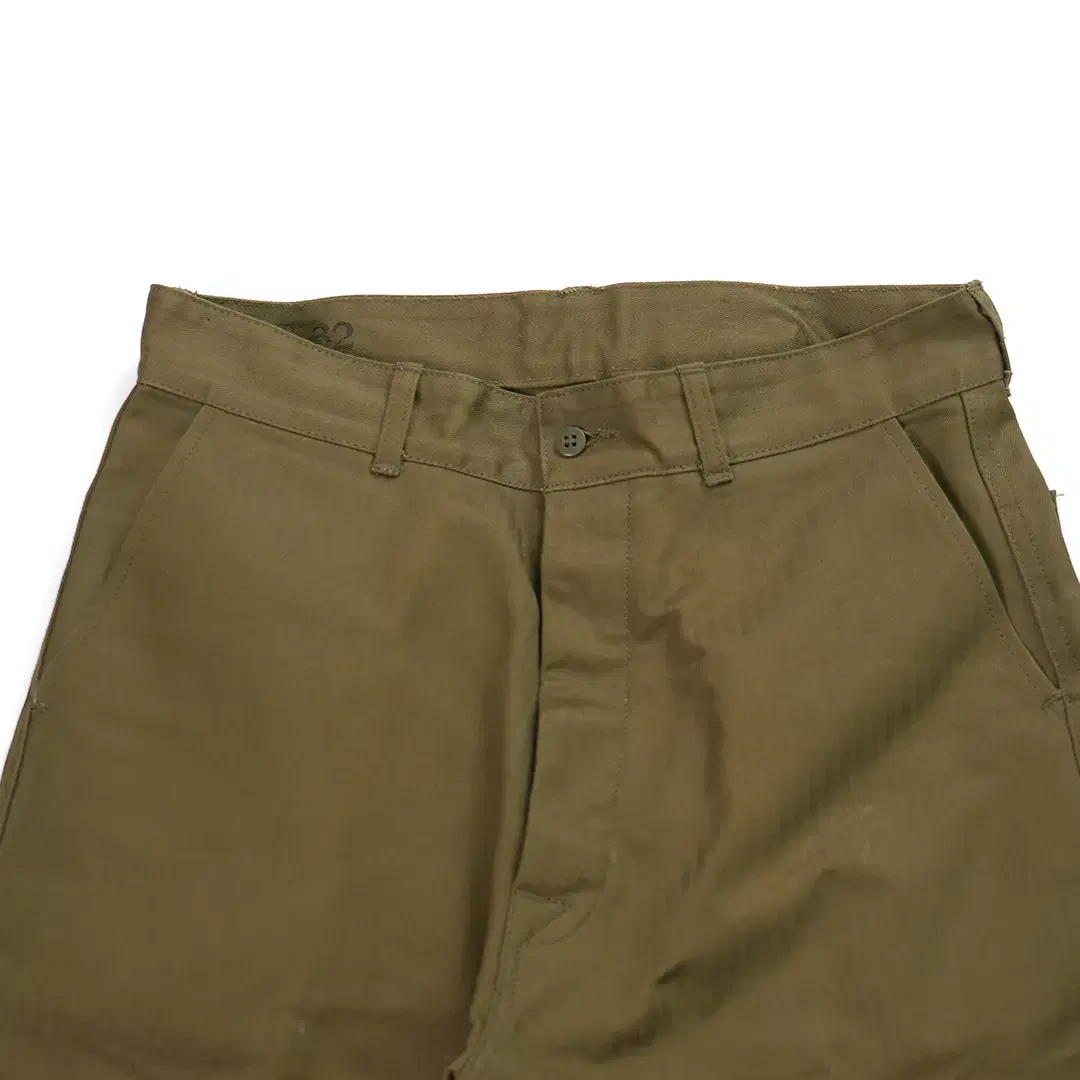 AT LAST CO KHAKI SHORTS