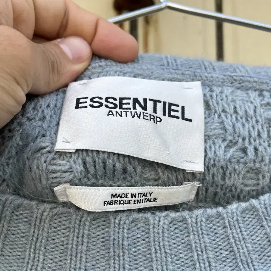 에센셜 앤트워프 니트 Essentiel Antwerpen