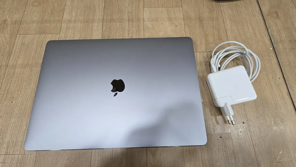 MacBook Pro 2019 16-inch i9 Space Gray High-spec CTO Model (1)