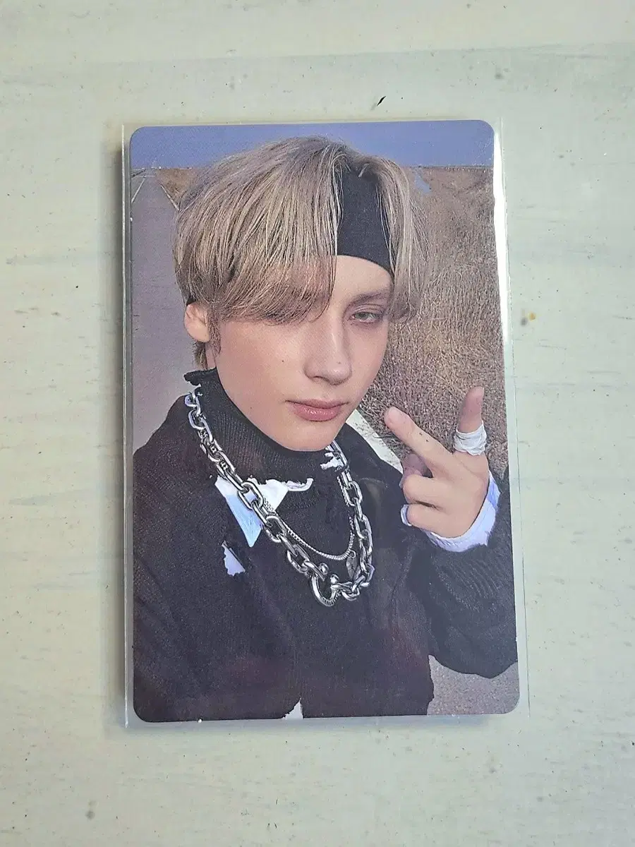 txt hueningkai pre-order benefit photocard