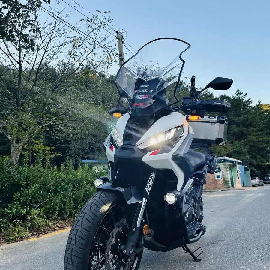 Xadv750 22년식 급매 던지고 떠납니다