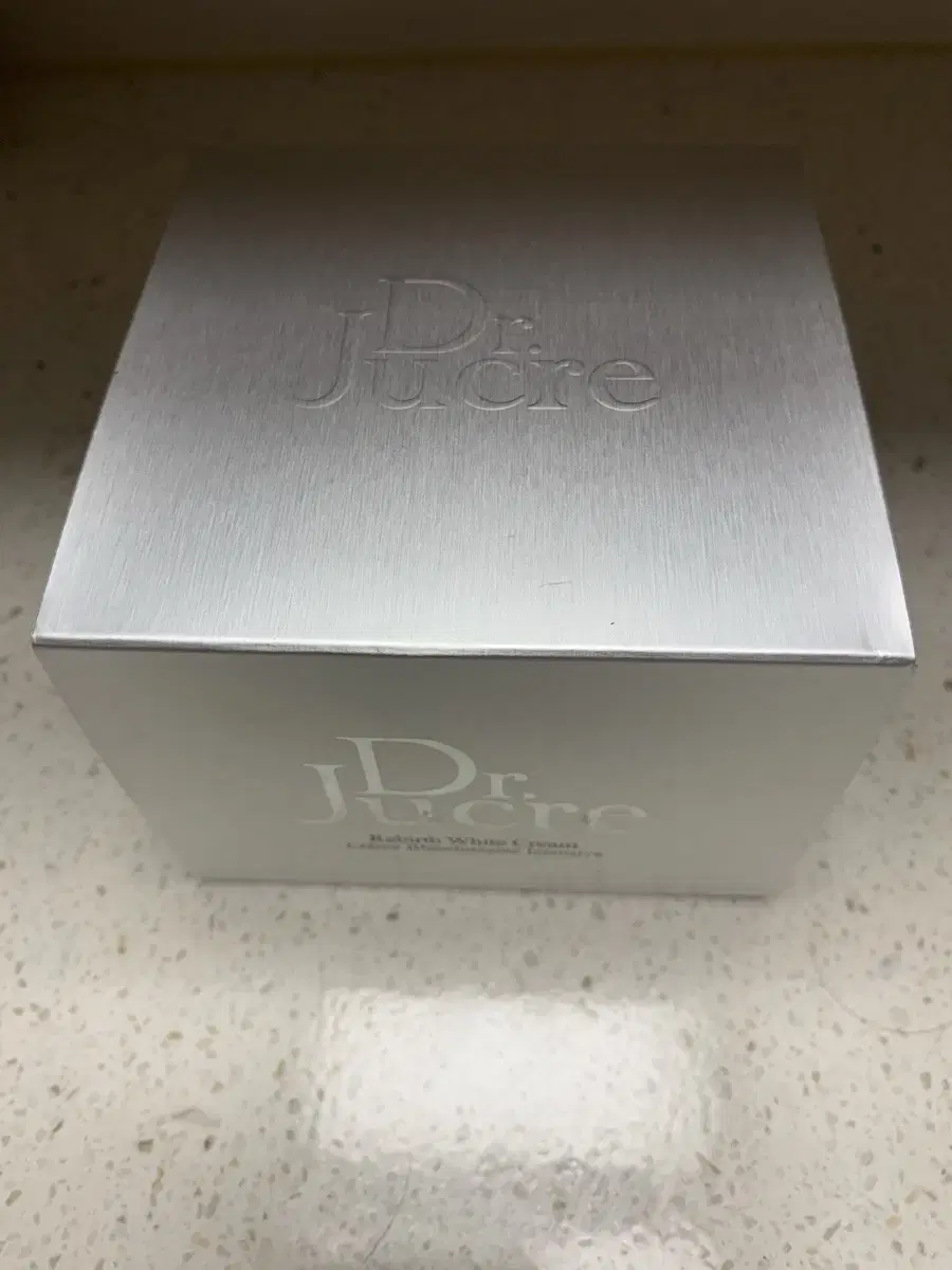 Dr. Jucr Reverse White Cream