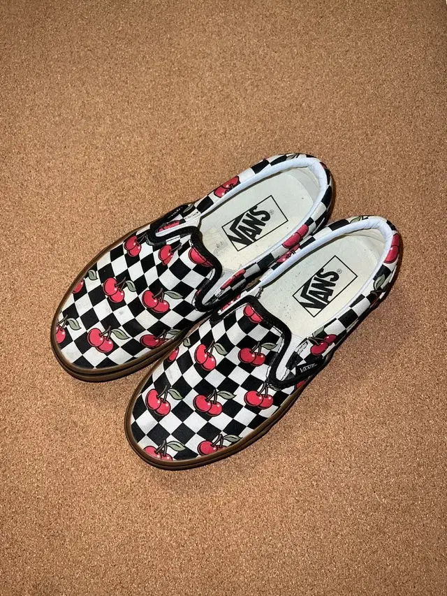 힙스터픽 희귀매물 Vans 반스 체리 체커보드 슬립온