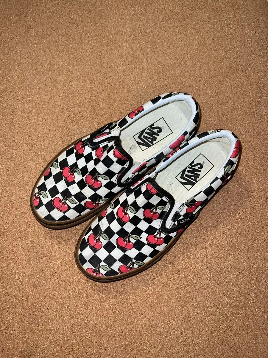 힙스터픽 희귀매물 Vans 반스 체리 체커보드 슬립온