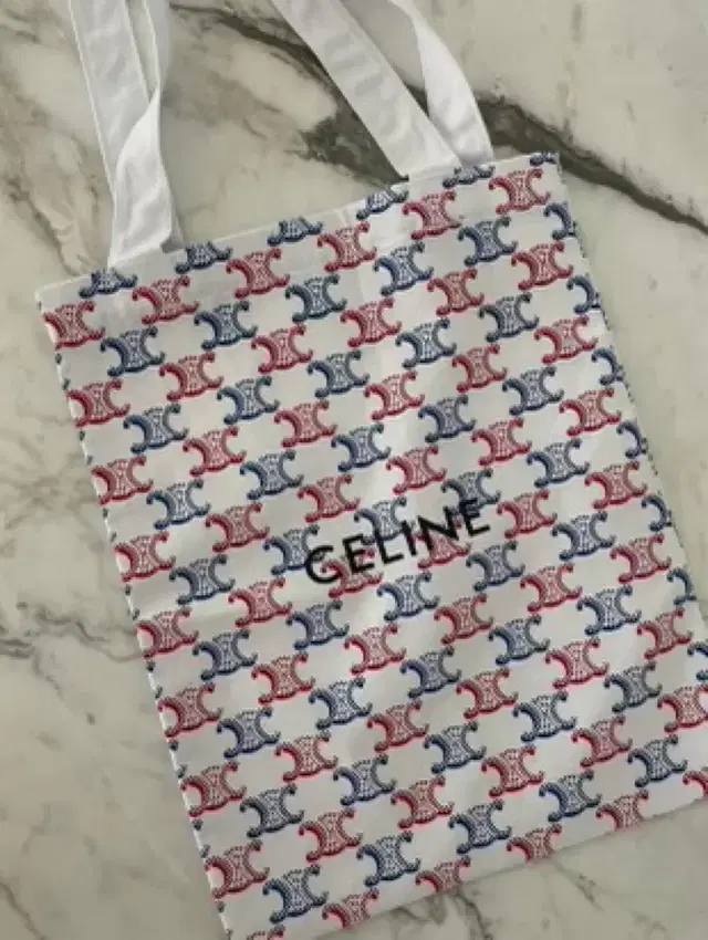 Celine 테니스라인 에코백 팝업 이시영가방