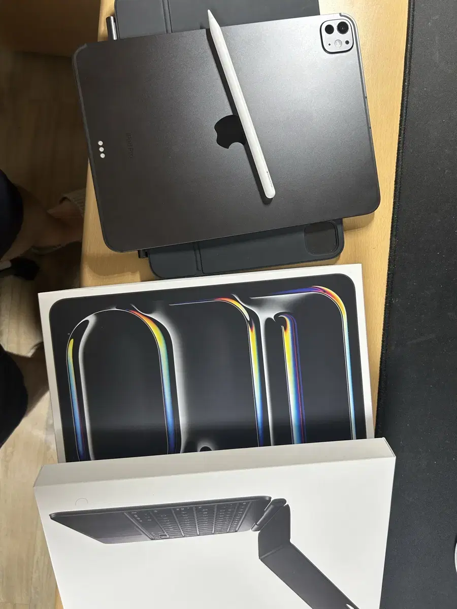 iPad Pro m4 256GB Cellular model for sale