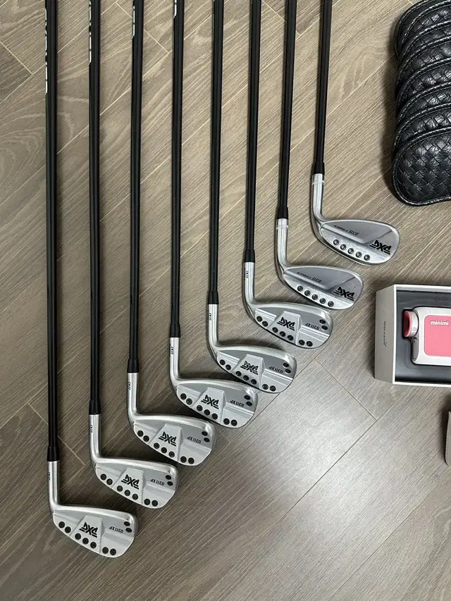 PXG 여성 정품 8아이언 + 거리측정기 셋트 :)