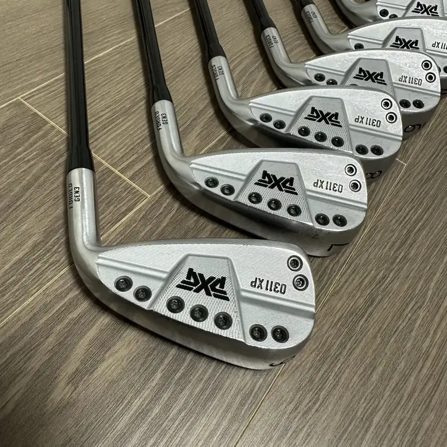 PXG 여성 정품 8아이언 + 거리측정기 셋트 :)