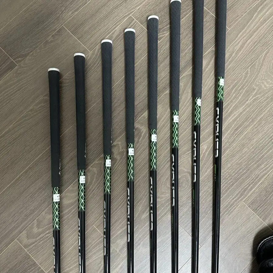 PXG 여성 정품 8아이언 + 거리측정기 셋트 :)