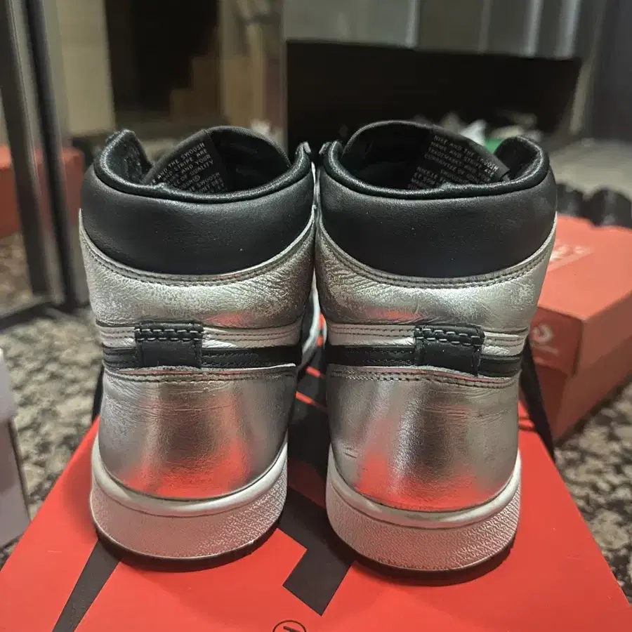 (W)Jordan 1 Retro High OG Silver Toe 235