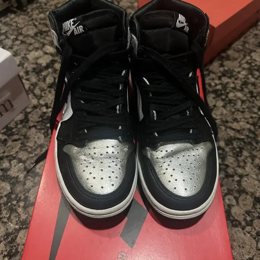 (W)Jordan 1 Retro High OG Silver Toe 235