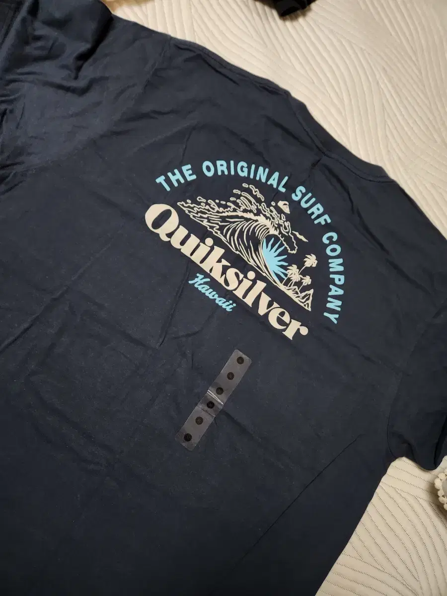 [New & Unworn] Quicksilver XL Genuine Hawaii Commemorative T-Shirt