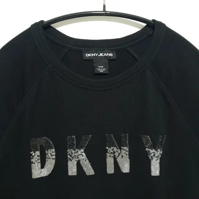 DKNY 여성 스팽글 로고 맨투맨 S_i2400