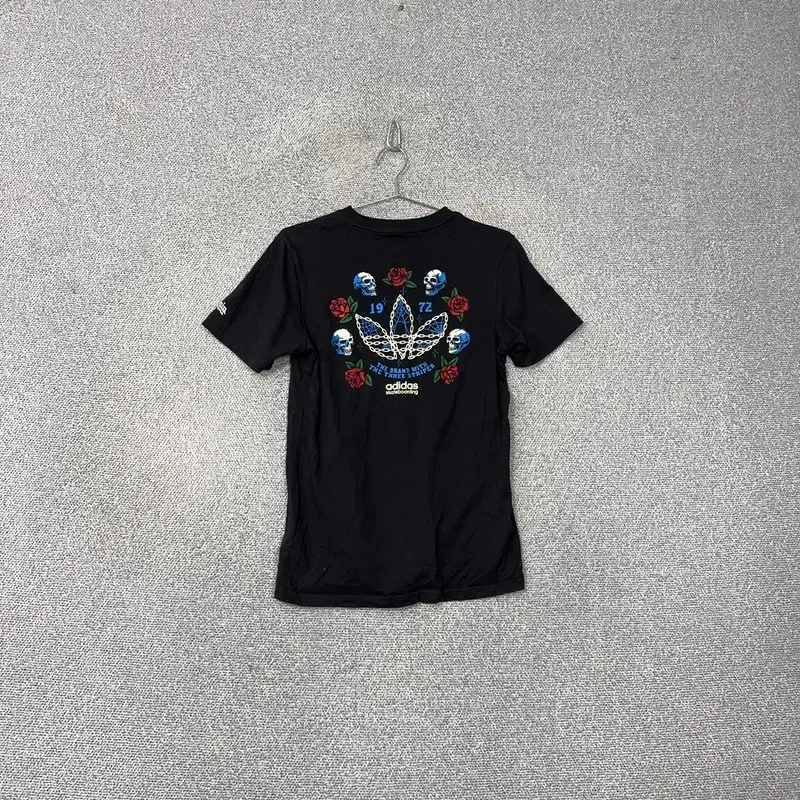 adidas Skull Printed Vahn Tee XS